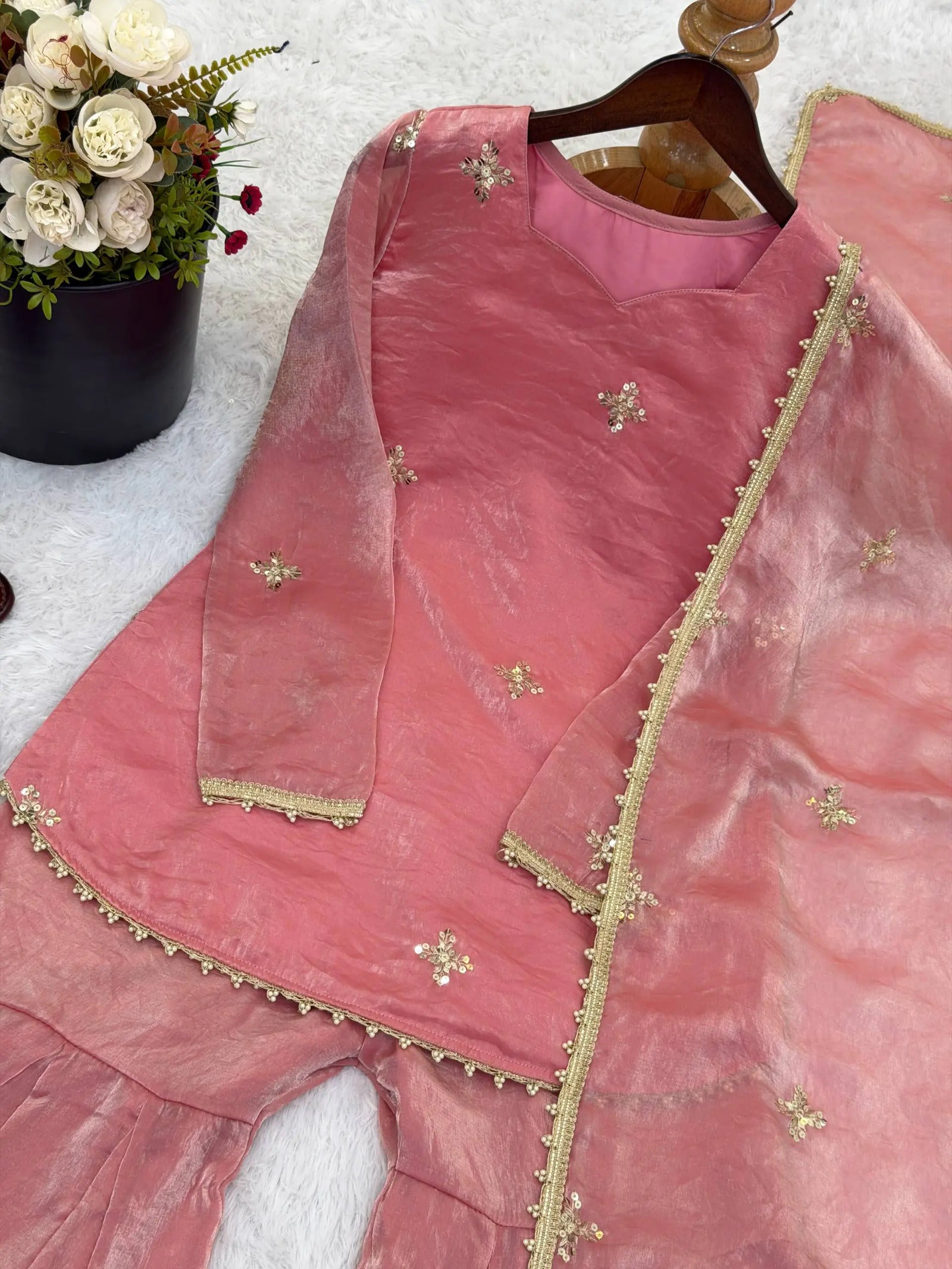 6087155830802288497_119