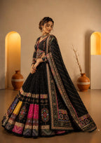 Kaali Raas Mirror Work & Kodi Lace Chaniya Choli in Muslin Cotton