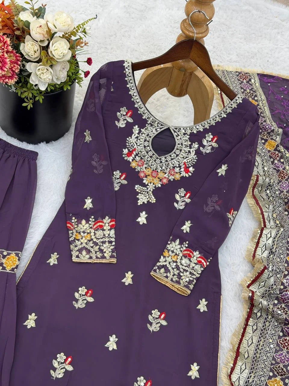 6064347746279296774_121.jpg