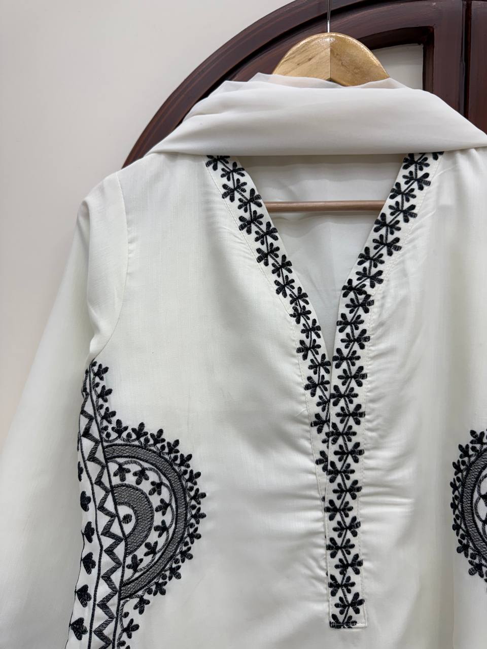 Designer Biscuit Slub Straight Fit Kurta Set with Thread Embroidery