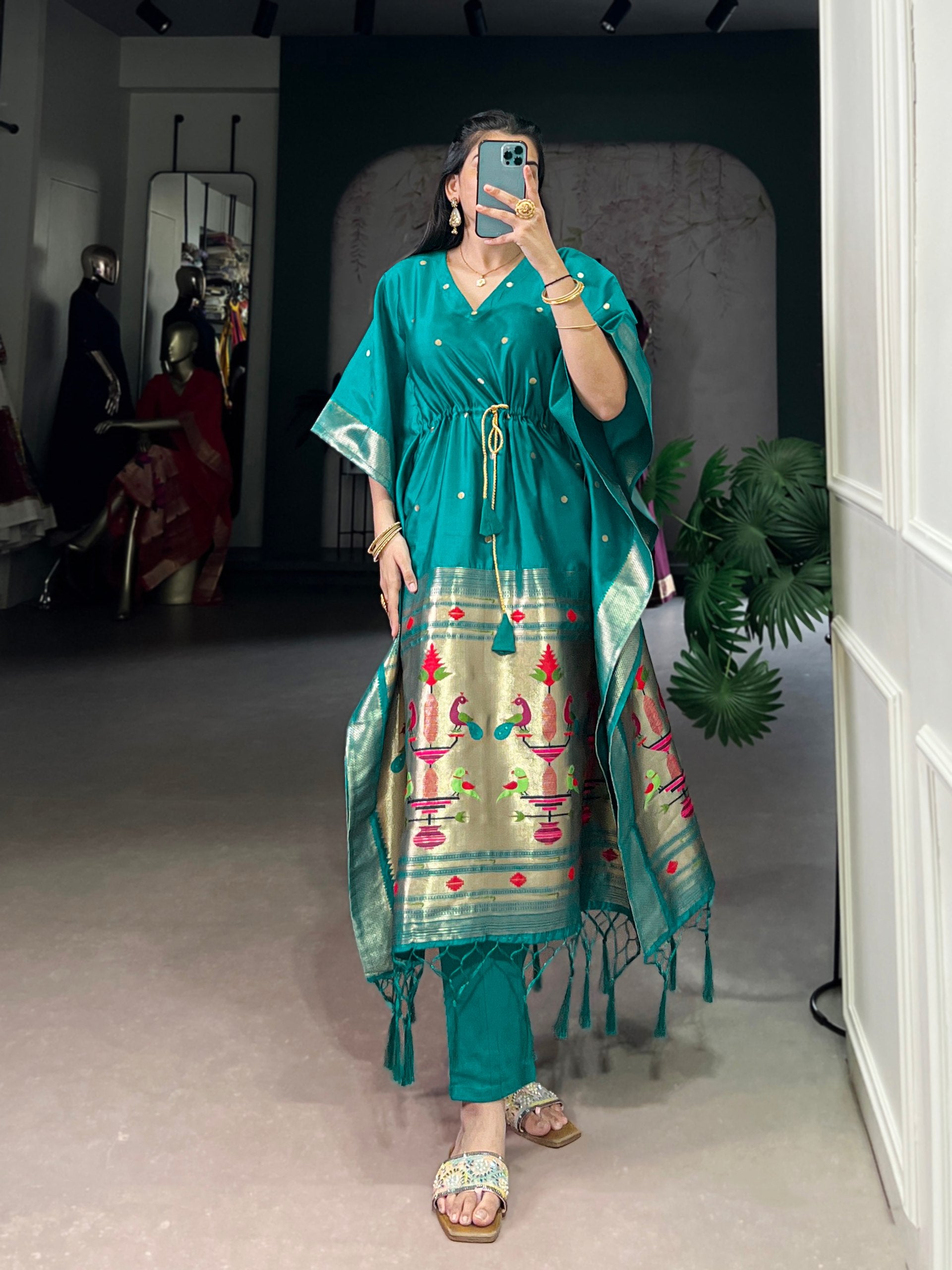 Vaidehi Jacquard Paithani Zari Weaving Kaftan