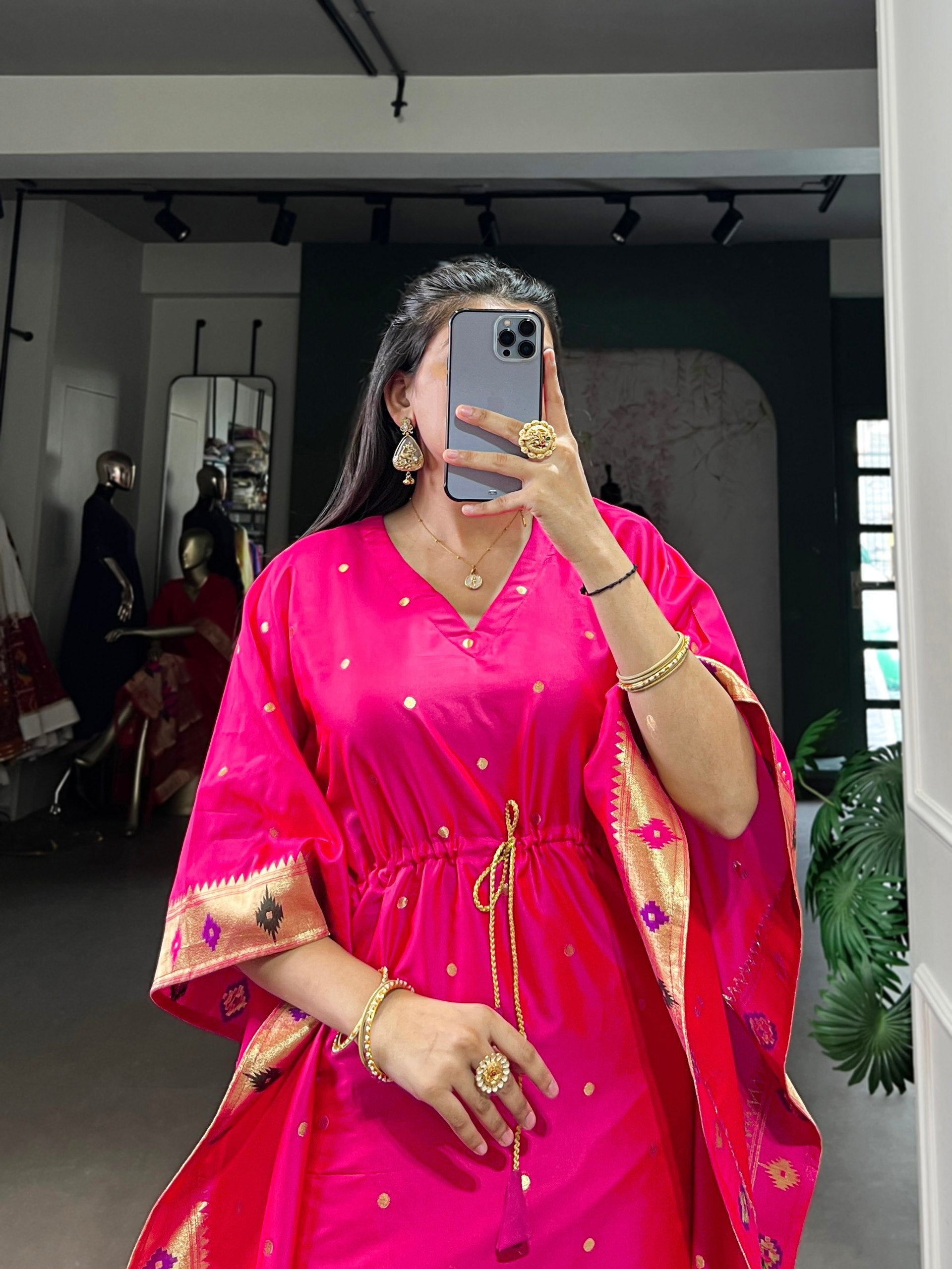 Vaidehi Jacquard Paithani Zari Weaving Kaftan