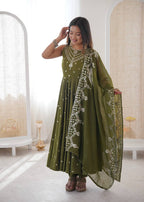 Mahveen Noor Premium Sleeveless Anarkali Gown with Chanderi Silk Dupatta