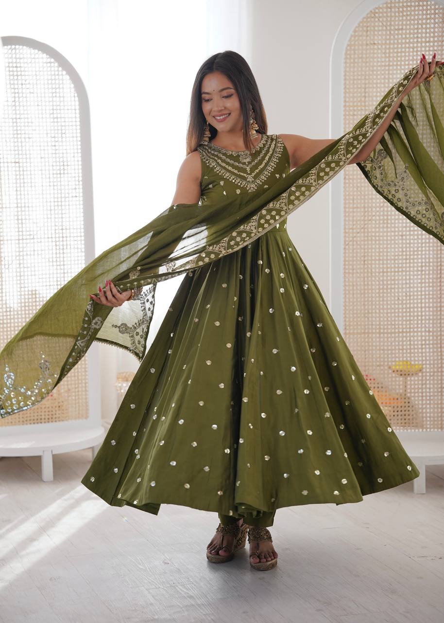 Mahveen Noor Premium Sleeveless Anarkali Gown with Chanderi Silk Dupatta