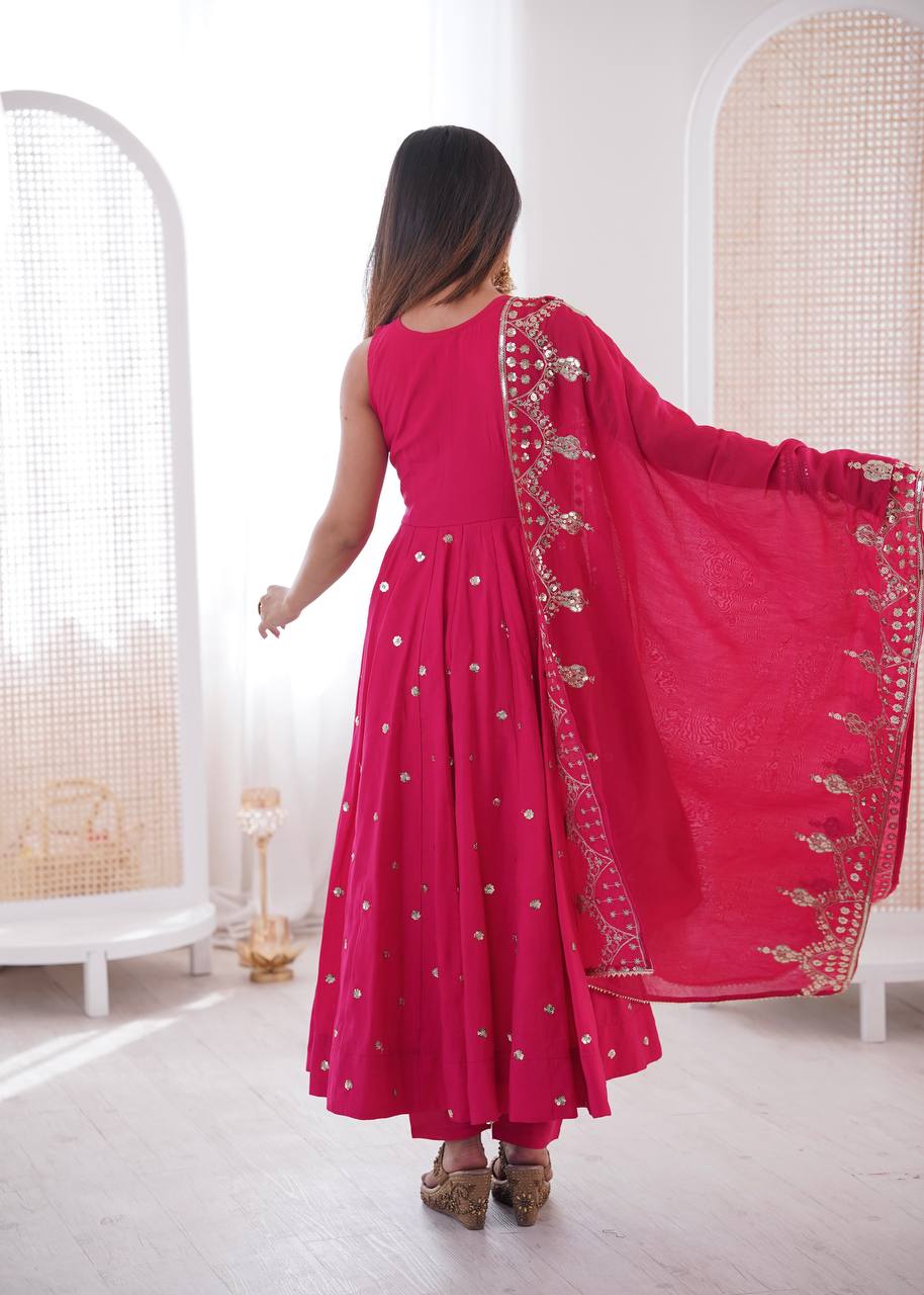 Mahveen Noor Premium Sleeveless Anarkali Gown with Chanderi Silk Dupatta