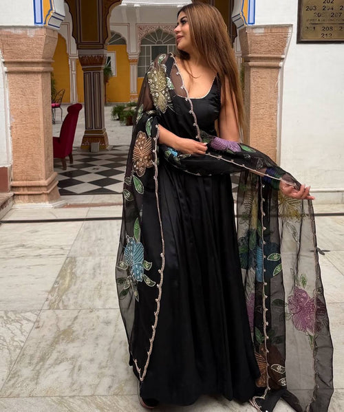 Anvika Natural Crepe Anarkali with Pant & Tabby Silk Printed Dupatta Set