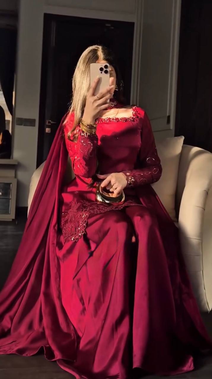 Raivika Fendy Silk Thread & Sequence Embroidered Kurti with Palazzo & Dupatta Set