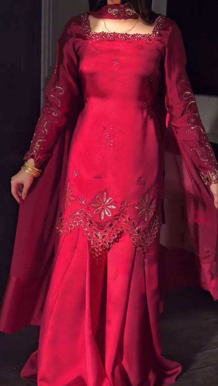 Raivika Fendy Silk Thread & Sequence Embroidered Kurti with Palazzo & Dupatta Set
