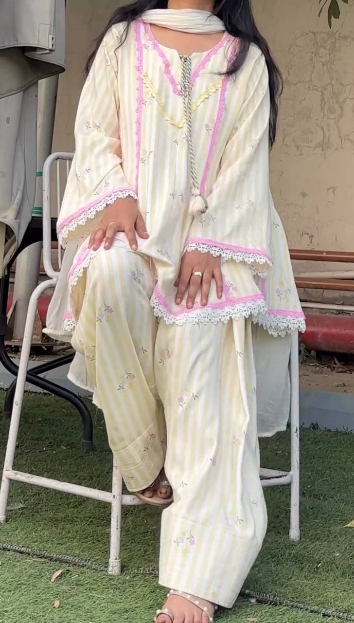 Aadhira Natural Crepe Kurti with Farshi Pant & Nazmin Dupatta Set