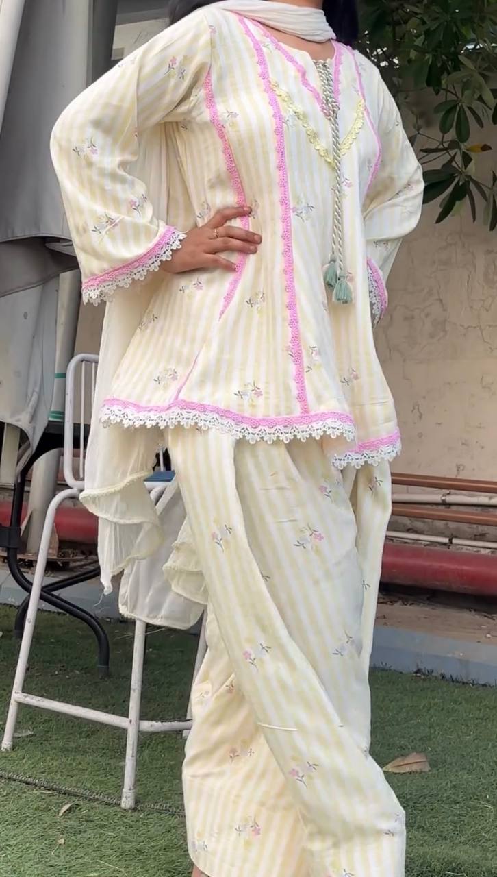 Aadhira Natural Crepe Kurti with Farshi Pant & Nazmin Dupatta Set