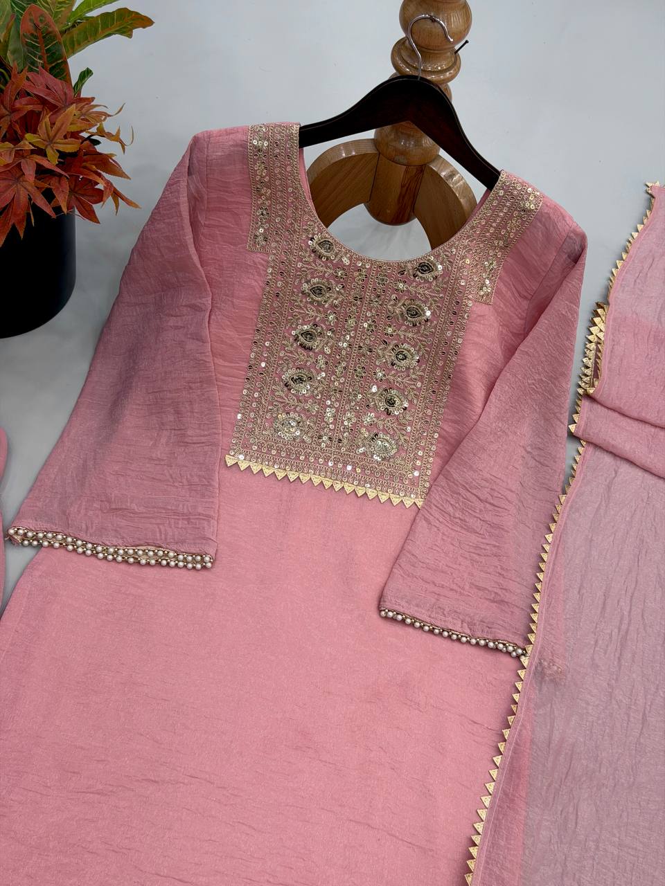 Zariya Noor Designer Heavy Crunchy Silk Thread Embroidered Farshi Suit Set with Lace Border Dupatta