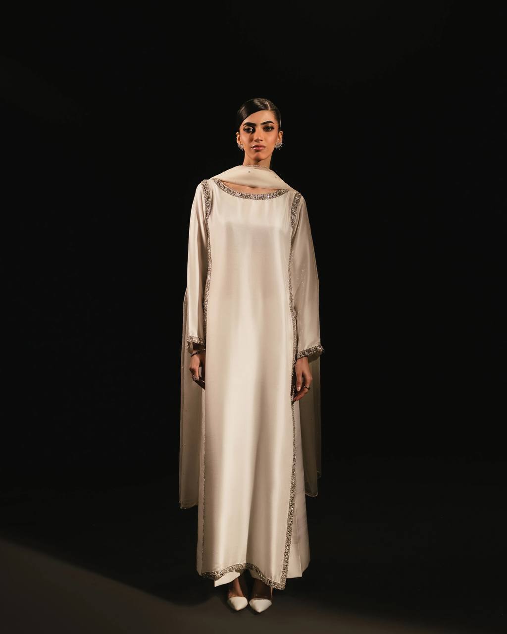 Elegant Women’s Natural Crepe Plazzo Suit with Bread Work Lace Detailing, 46-Inch Long Kurta, Stretchable Waist Plazzo & Organza Dupatta