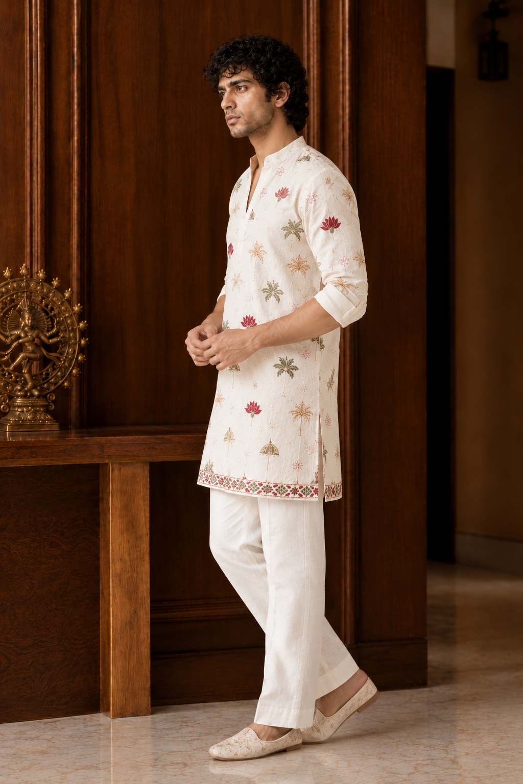 Aarush Men’s White V-Neck Short Ethnic Kurta (Copy)
