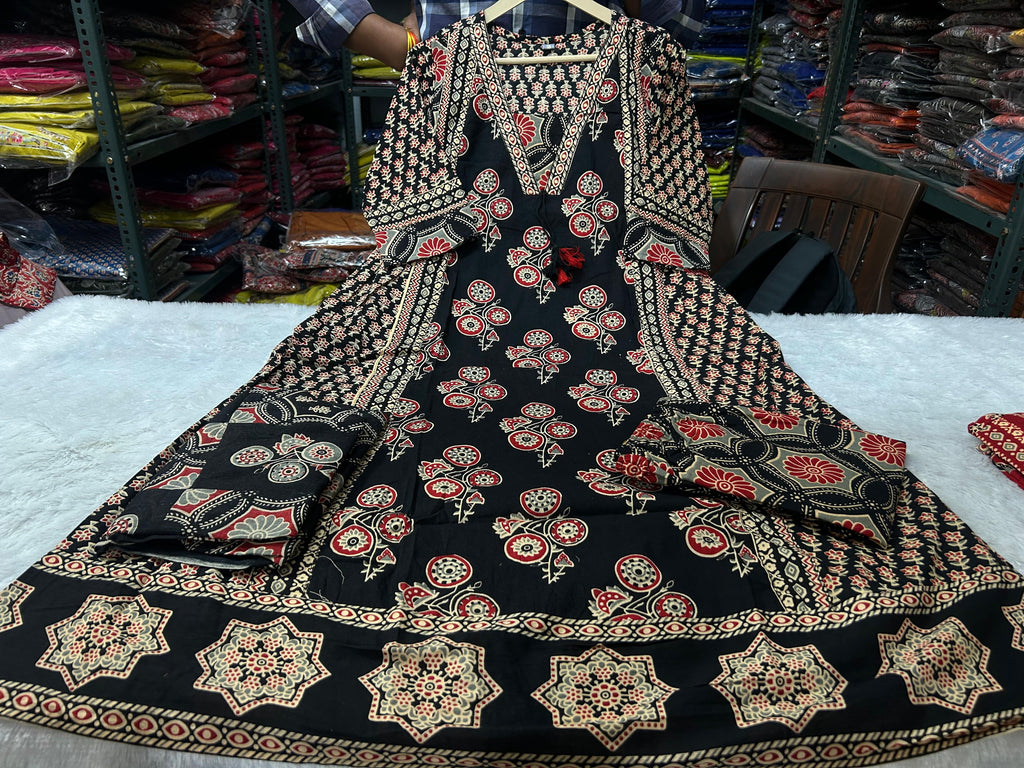 Vaidehi Floral A-Line Cotton Kurti with Pant & Dupatta