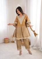Abhira Embroidery & Mirror work Kurta Set with Batwa