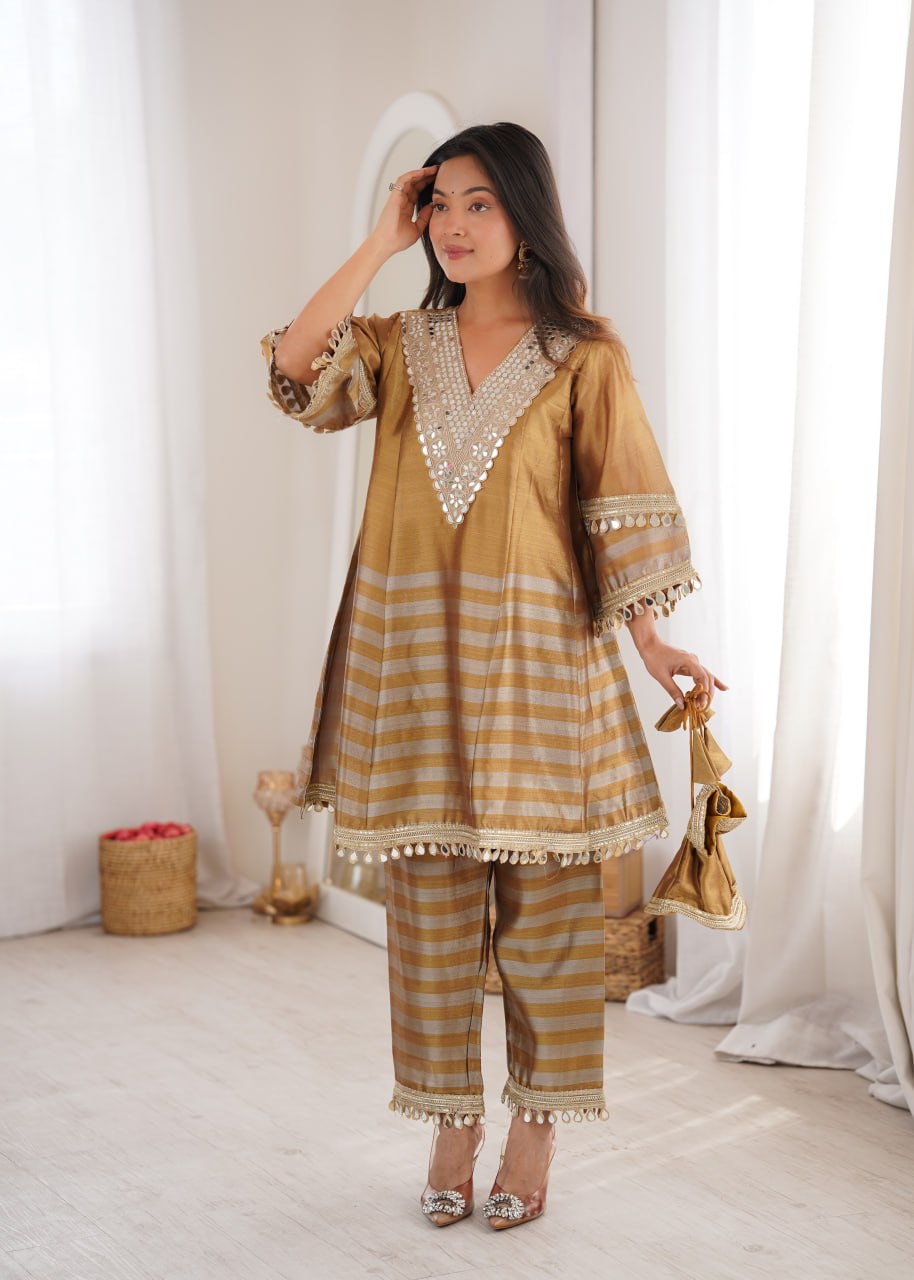 Abhira Embroidery & Mirror work Kurta Set with Batwa