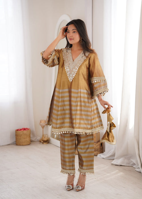 Abhira Embroidery & Mirror work Kurta Set with Batwa