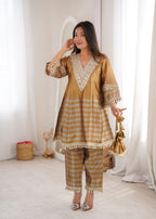 Abhira Embroidery & Mirror work Kurta Set with Batwa