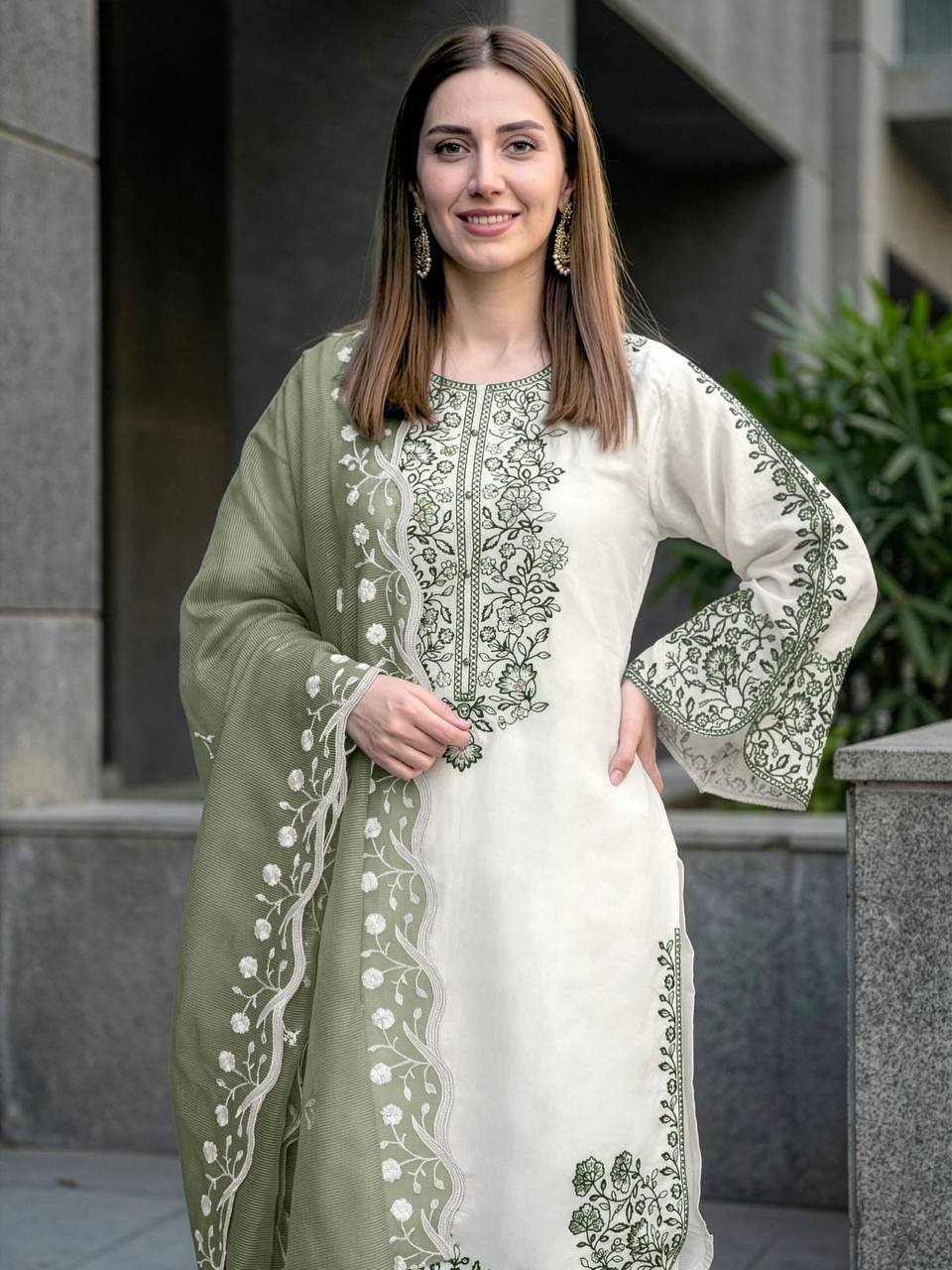 Aabheri Roman Glass Thread Embroidered Kurti Plazzo Set with Organza Dupatta