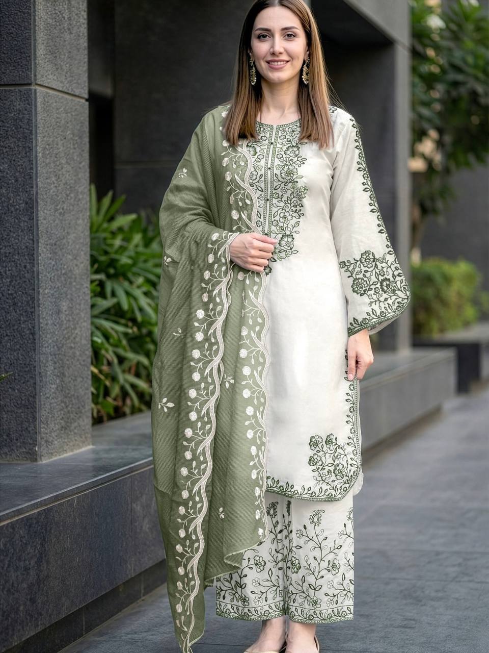 Aabheri Roman Glass Thread Embroidered Kurti Plazzo Set with Organza Dupatta