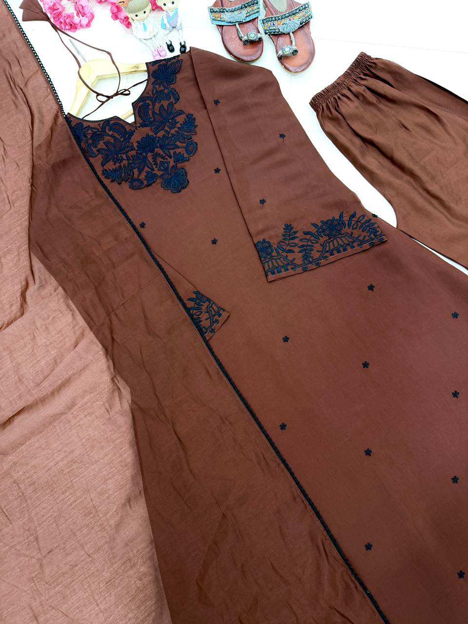 Zohra Mul Chanderi Embroidery Work Kaftan with Plazzo & Dupatta