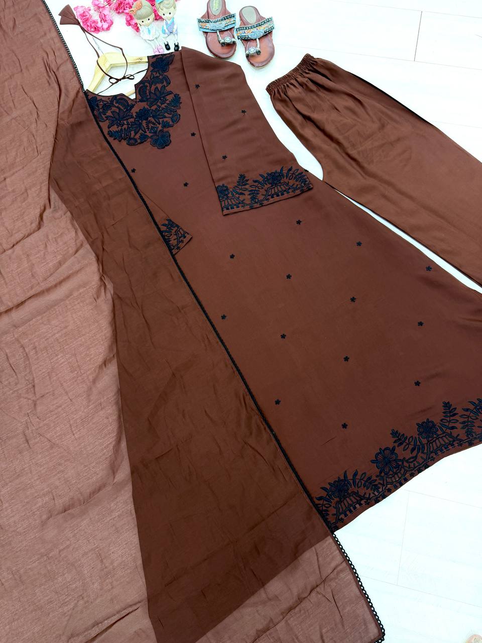 Zohra Mul Chanderi Embroidery Work Kaftan with Plazzo & Dupatta