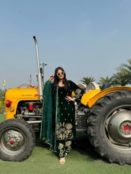 Harnoor Bottle Green Velvet Sequin Embroidered Kurta Set